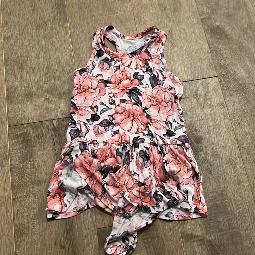 EUC Posh peanut racerback twirl size 6-12 mo